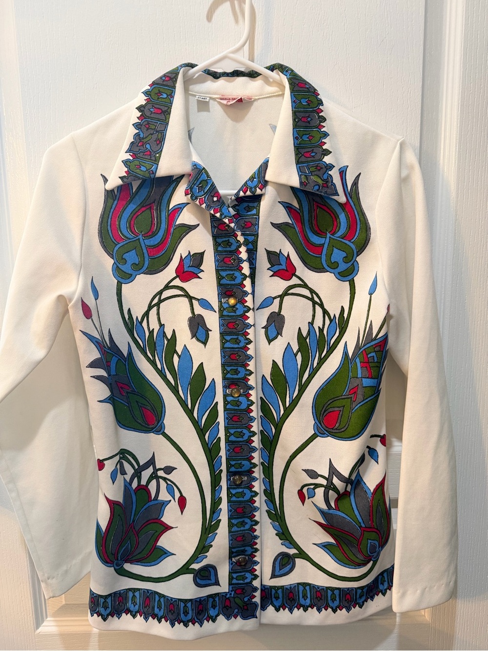 1970’s Vintage Blouse with Dagger Collar
